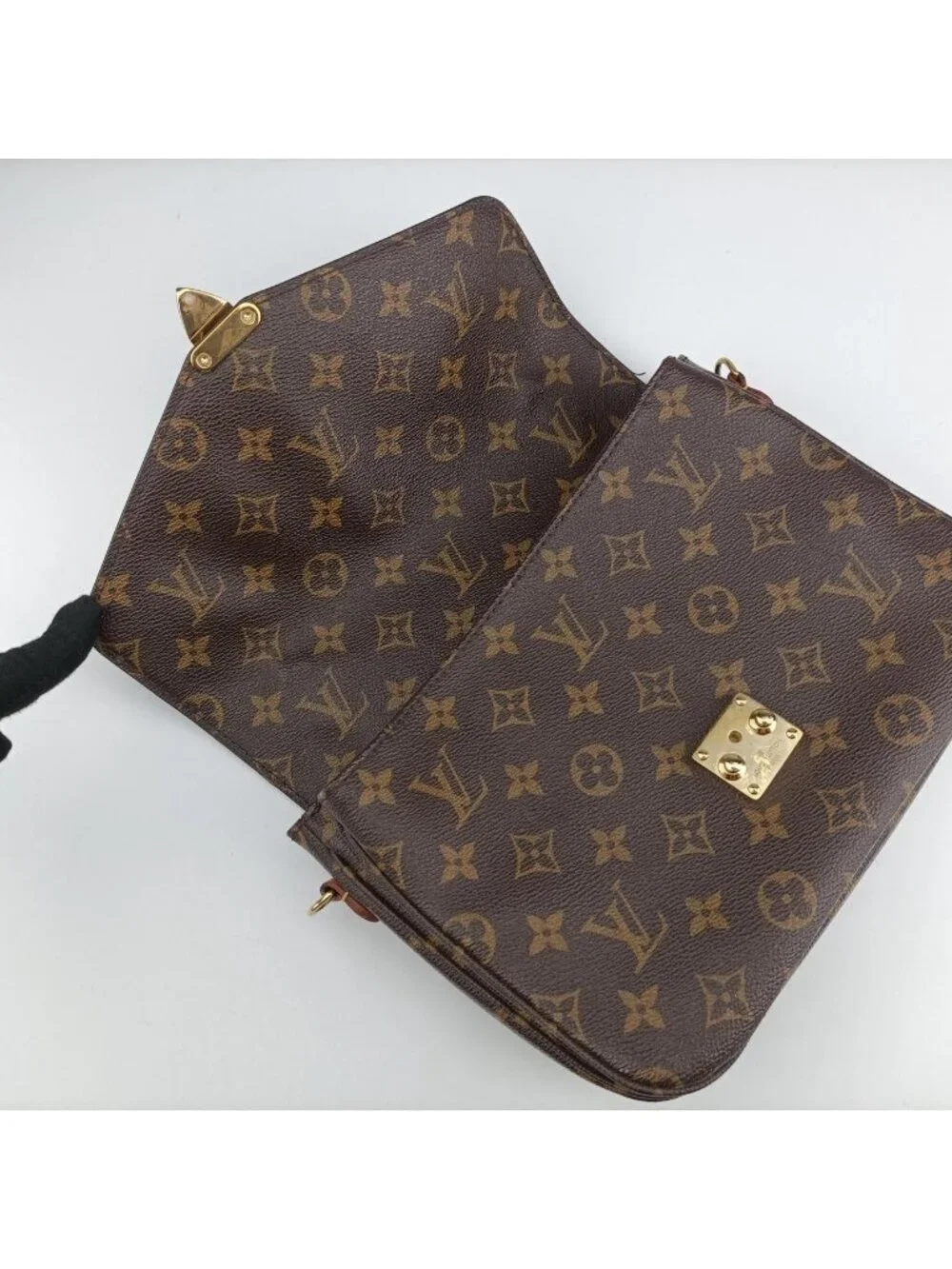 Louis Vuitton Pochette Metis MM Monogram Brown Canvas Handbag